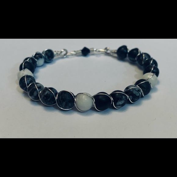 Natural black white agate gemstone bracelet New - Picture 2 of 4